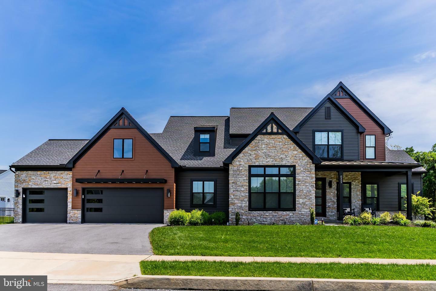 Property Photo: 2355 Greenbriar Lane PA 17025