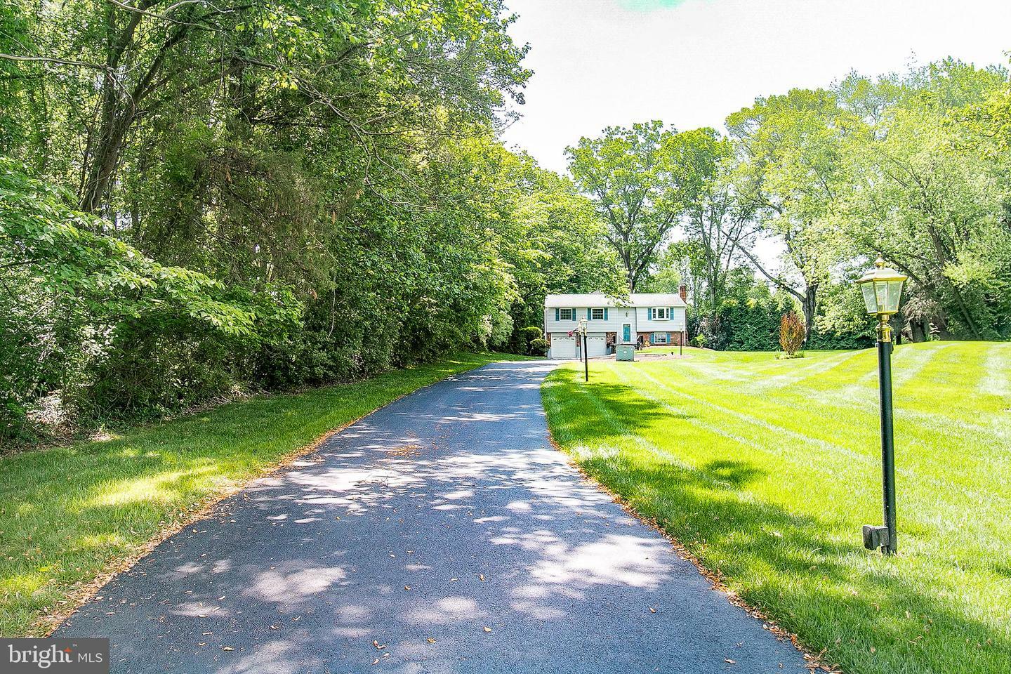 10411 Cavalcade Street  Great Falls VA 22066 photo