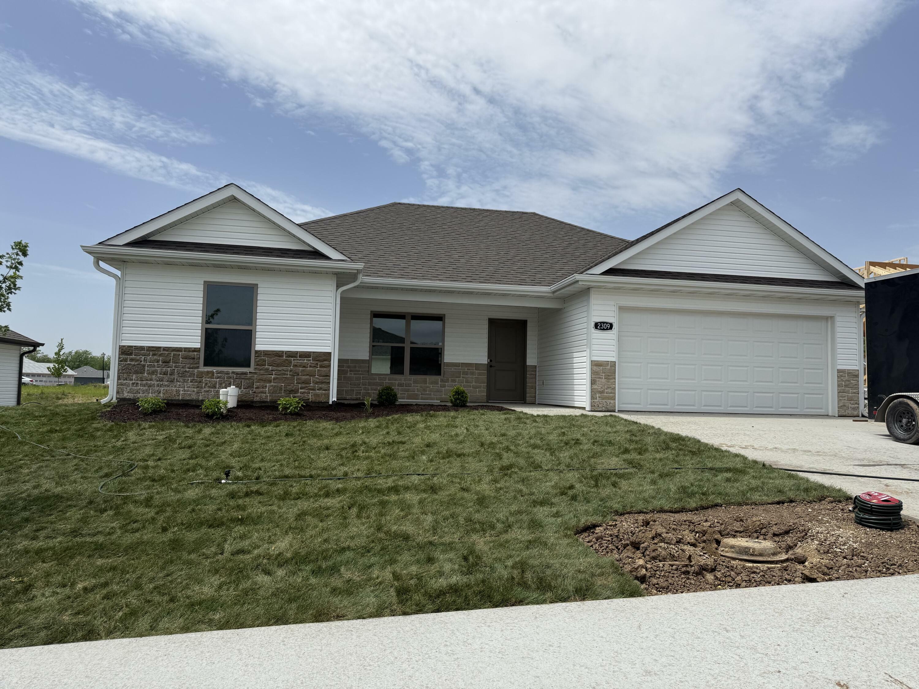 Property Photo: 2309 Bitternut Dr MO 65202