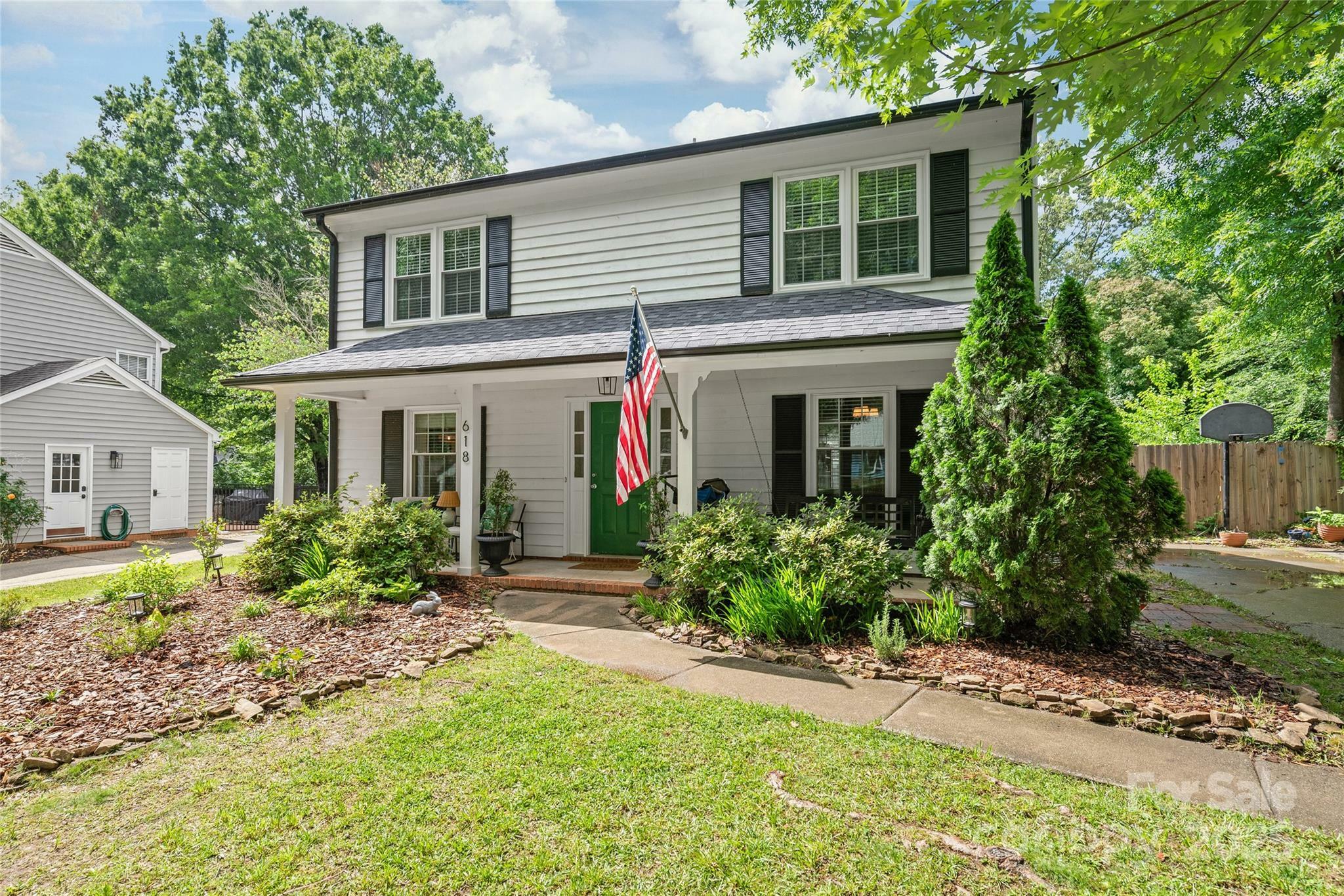 618 Heathermoor Court  Charlotte NC 28209 photo