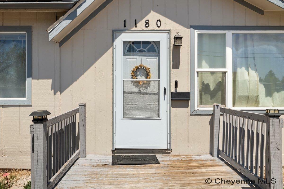 Property Photo: 1180 W Leisher Rd WY 82007