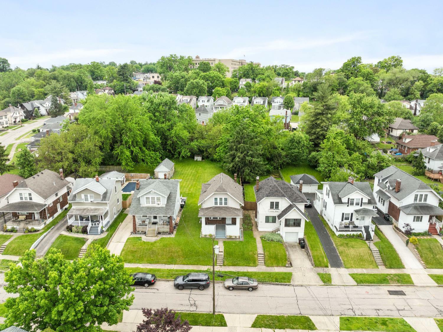 Property Photo: 2423 Lysle Lane OH 45212