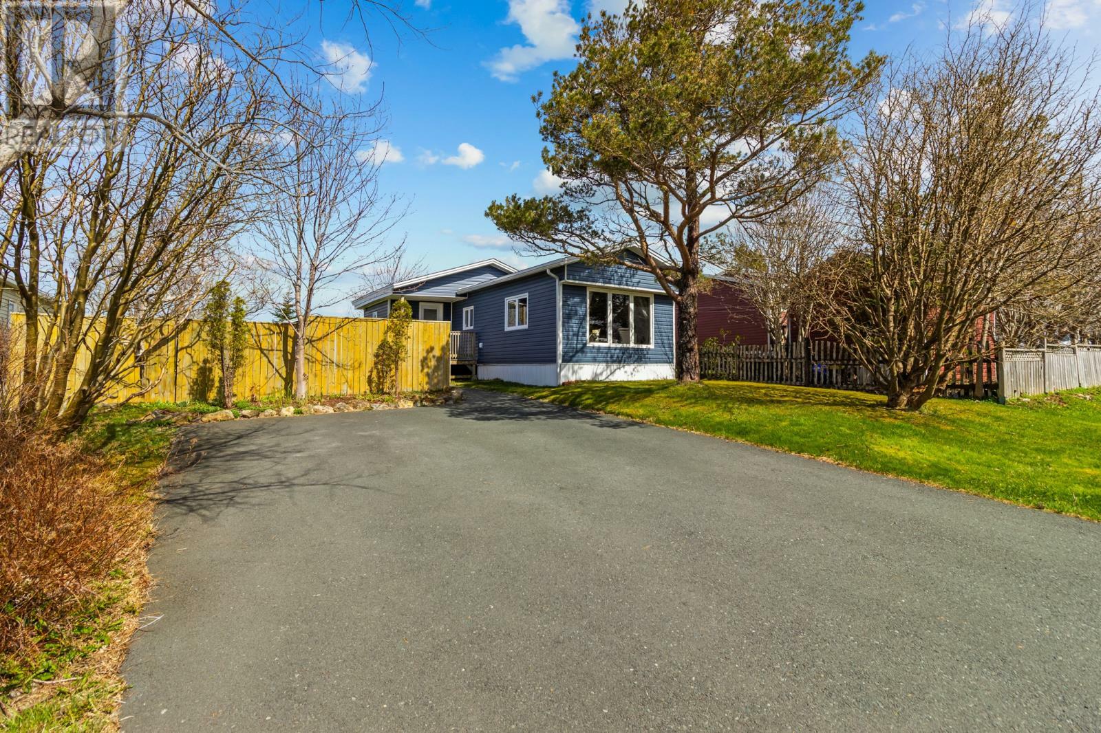 Photo de la propriété: 41 Maple Drive NL A1L 1B5