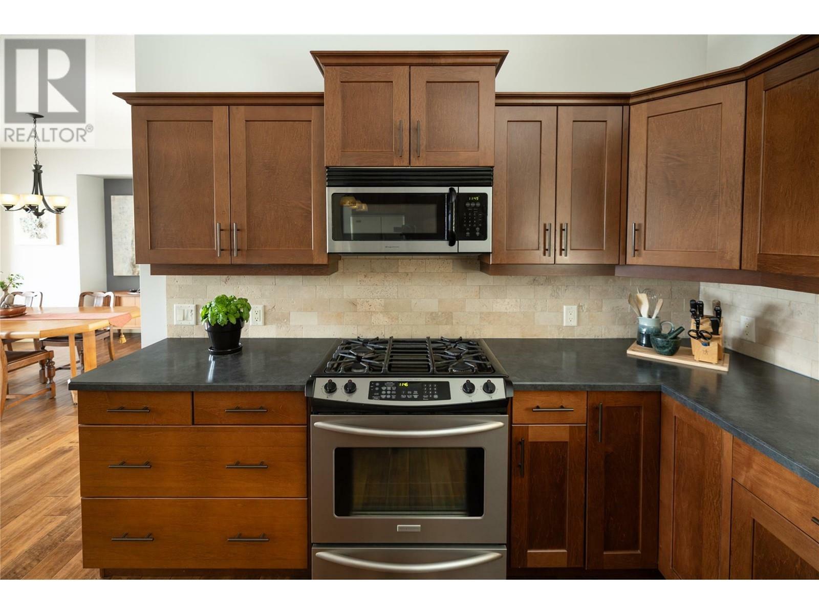 Property Photo: 5511 Mountainside Drive BC V1W 5G4