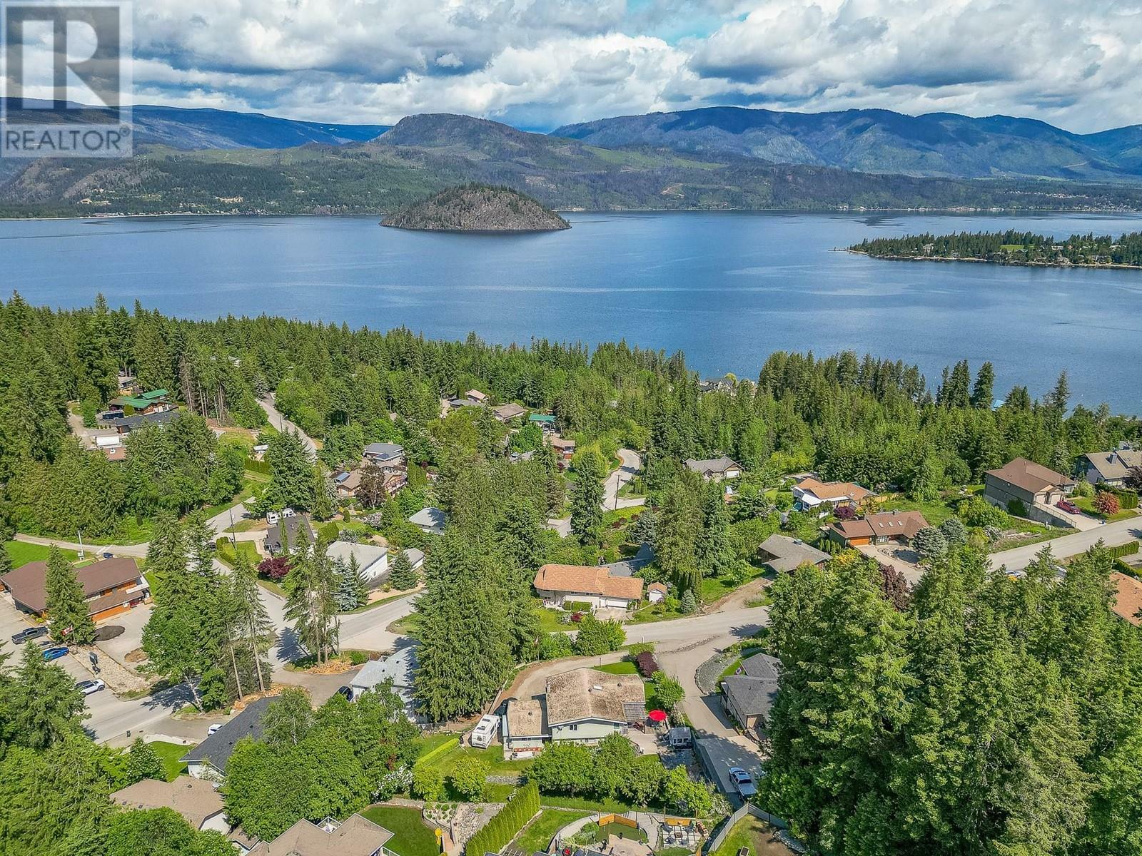 Photo de la propriété: 2332 Mnt Tuam Crescent BC V0E 2W2