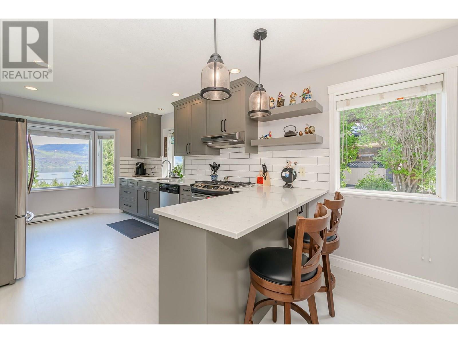 Photo de la propriété: 2332 Mnt Tuam Crescent BC V0E 2W2