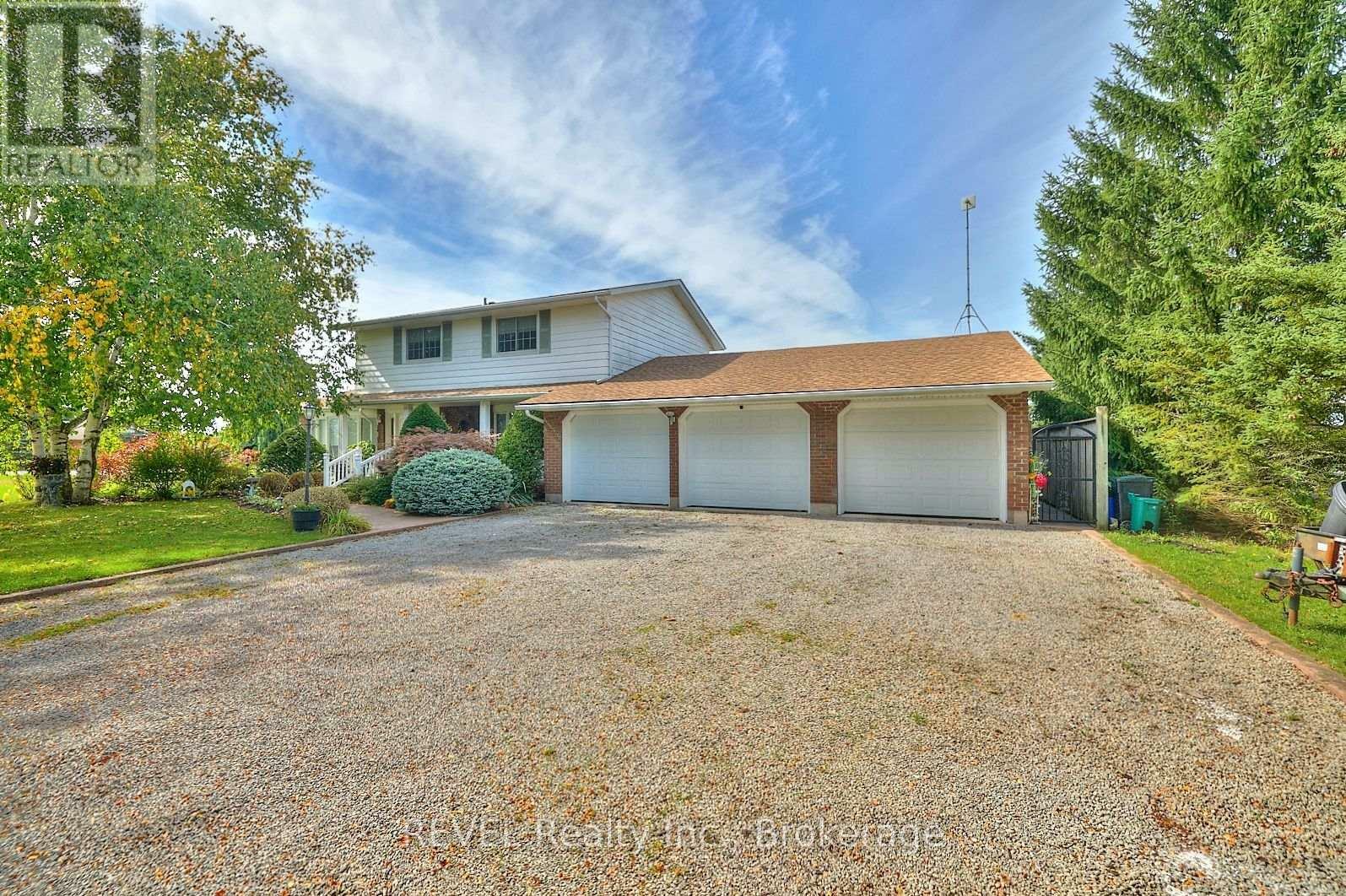 Property Photo: 2065 Seventh St Louth ON L2R 6P9