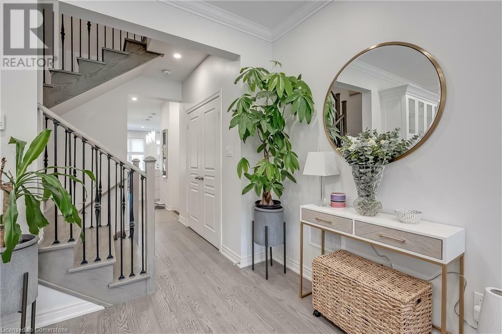 Photo de la propriété: 315 Humphrey Street ON L8B 1X4