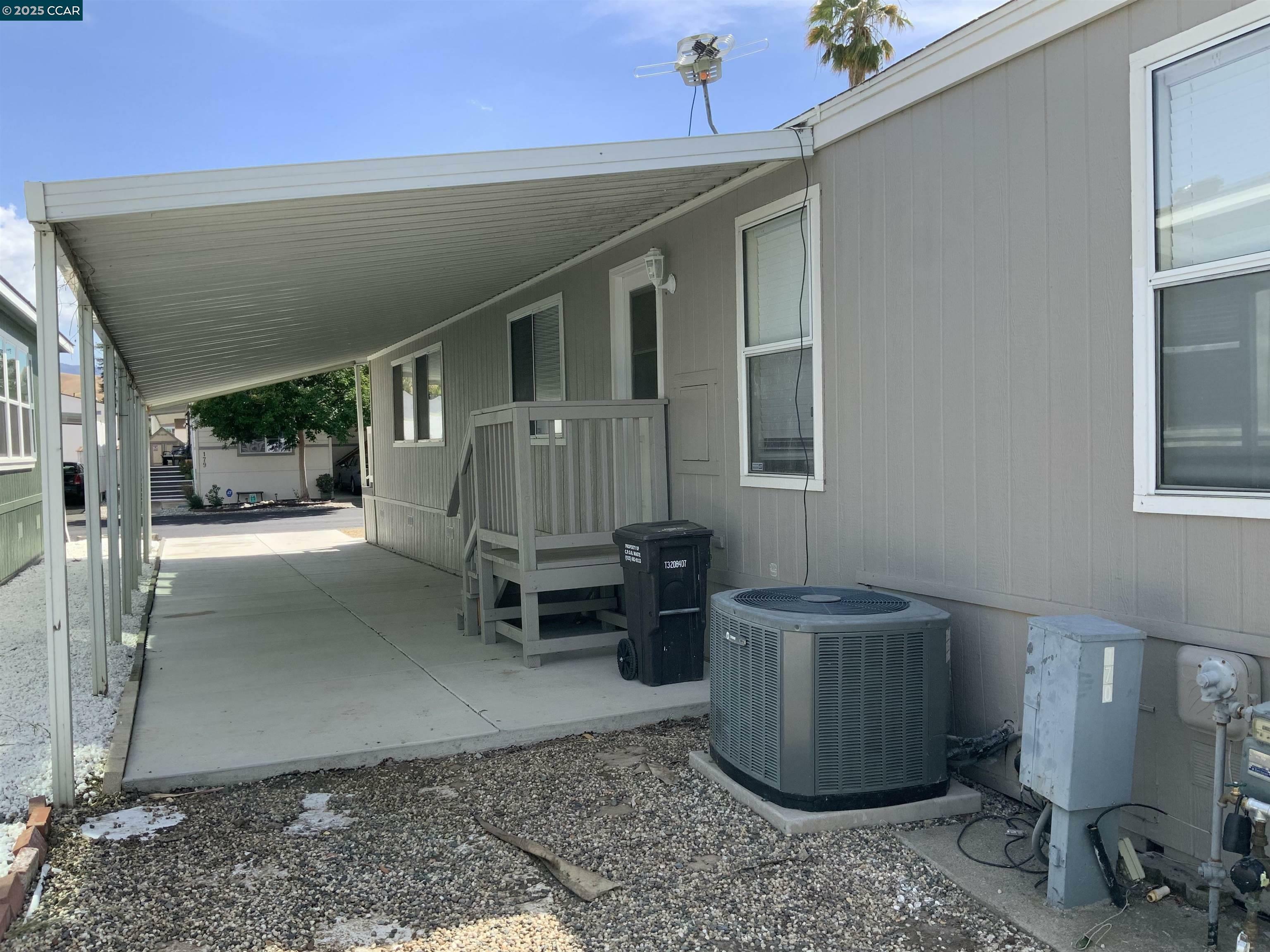 Property Photo: 170 Sunset Way CA 94565