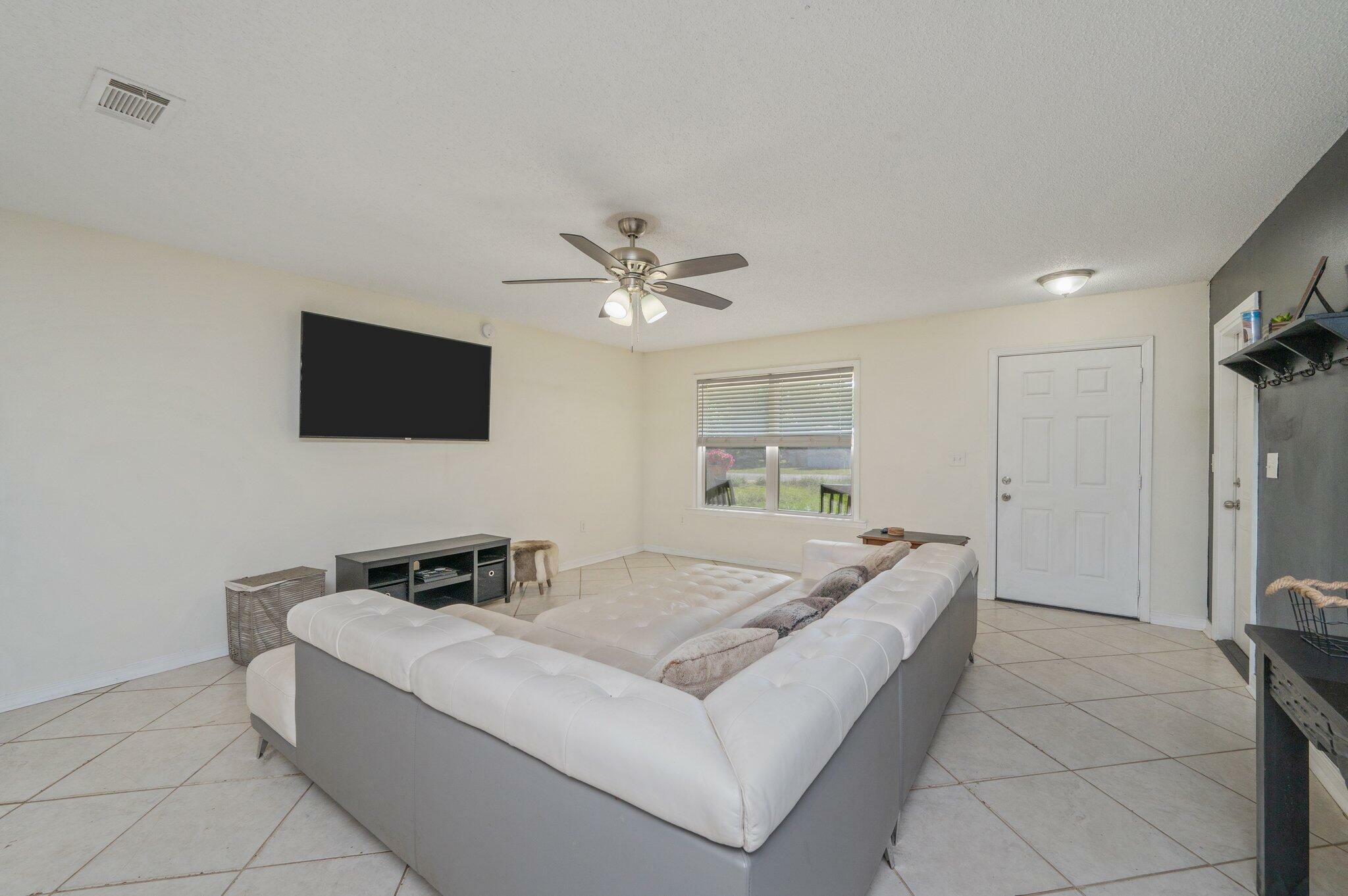 Property Photo:  5134 Lake Drive  FL 32539 