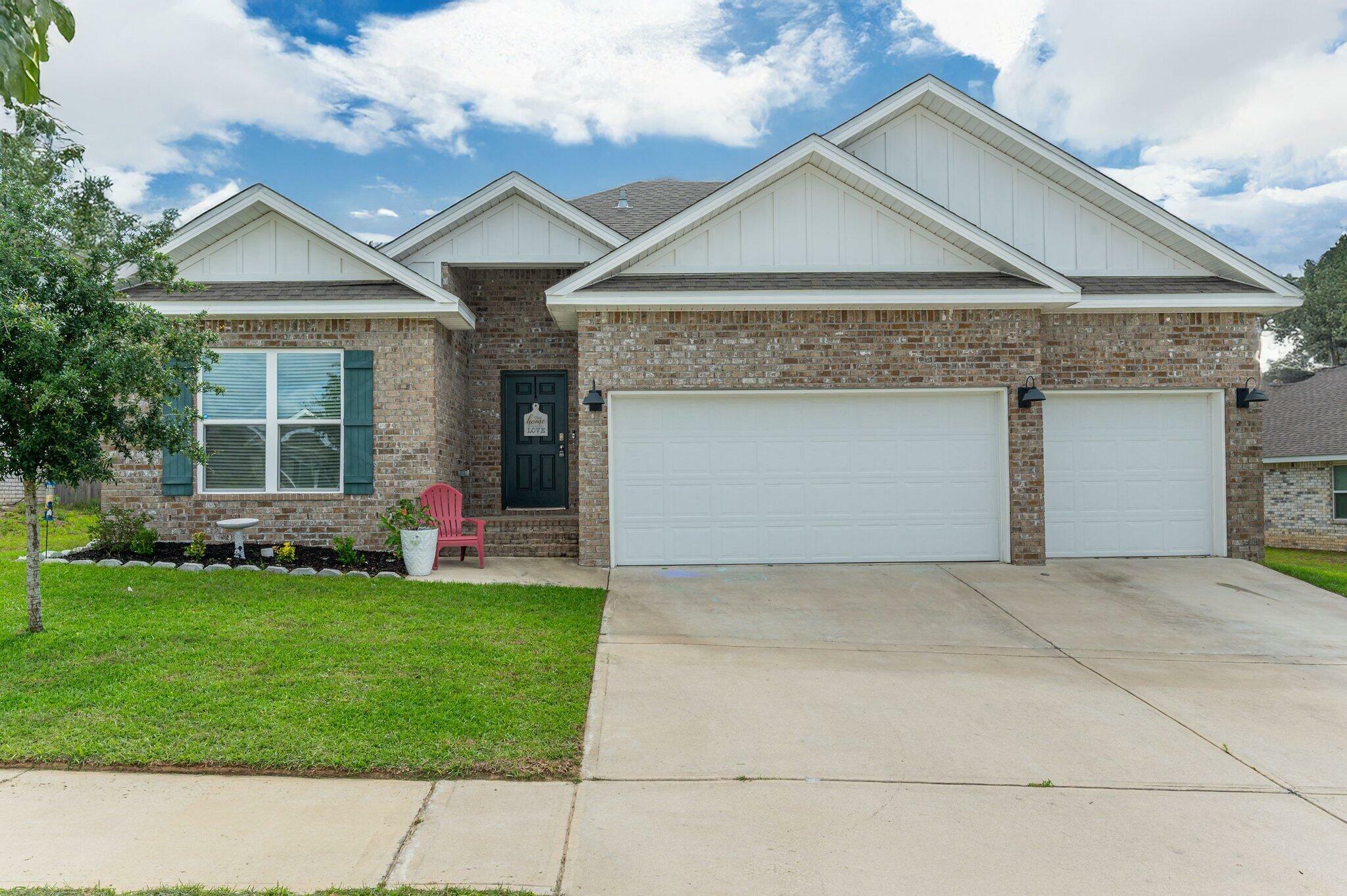 Property Photo:  1126 Valor Walk  FL 32539 
