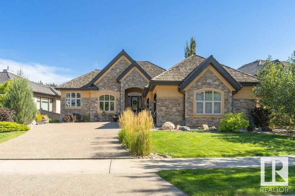 Photo de la propriété:  2456 Cameron Ravine Drive NW  AB T6M 0L3 