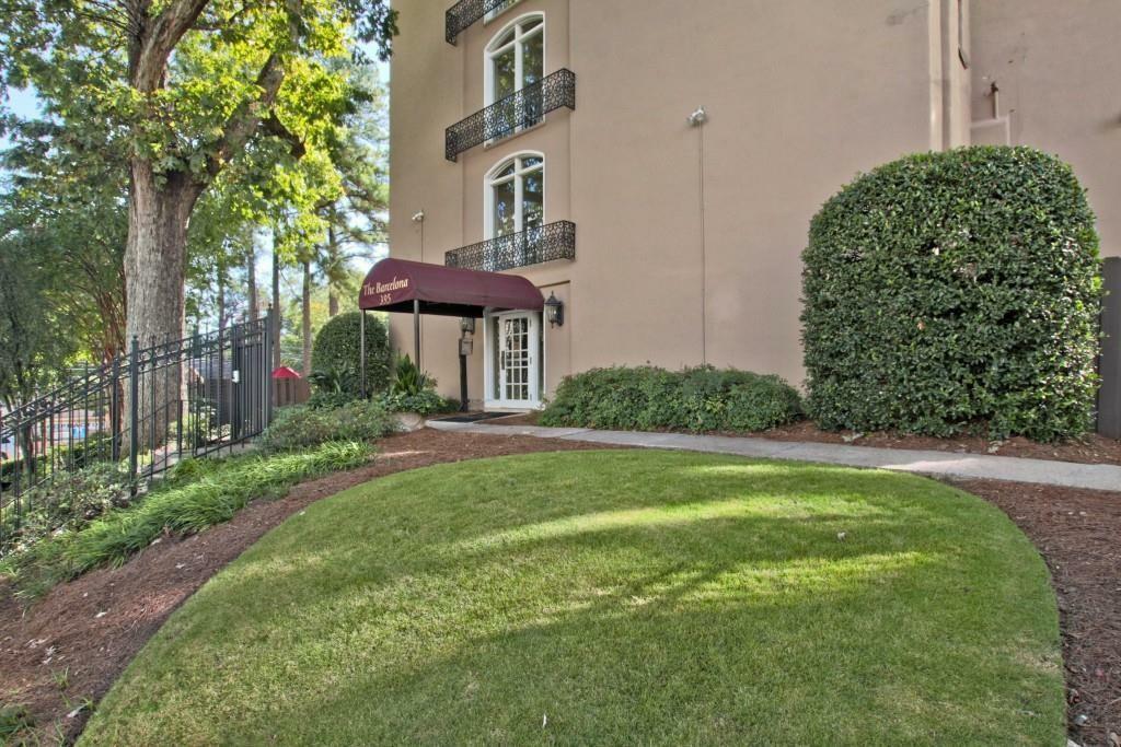 Property Photo: 395 Pharr Road NE 103 GA 30305
