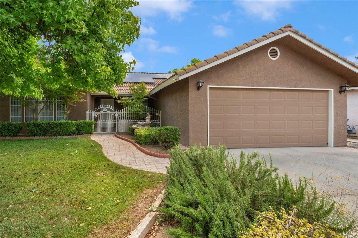 Property Photo: 6380 N Cleo CA 93722