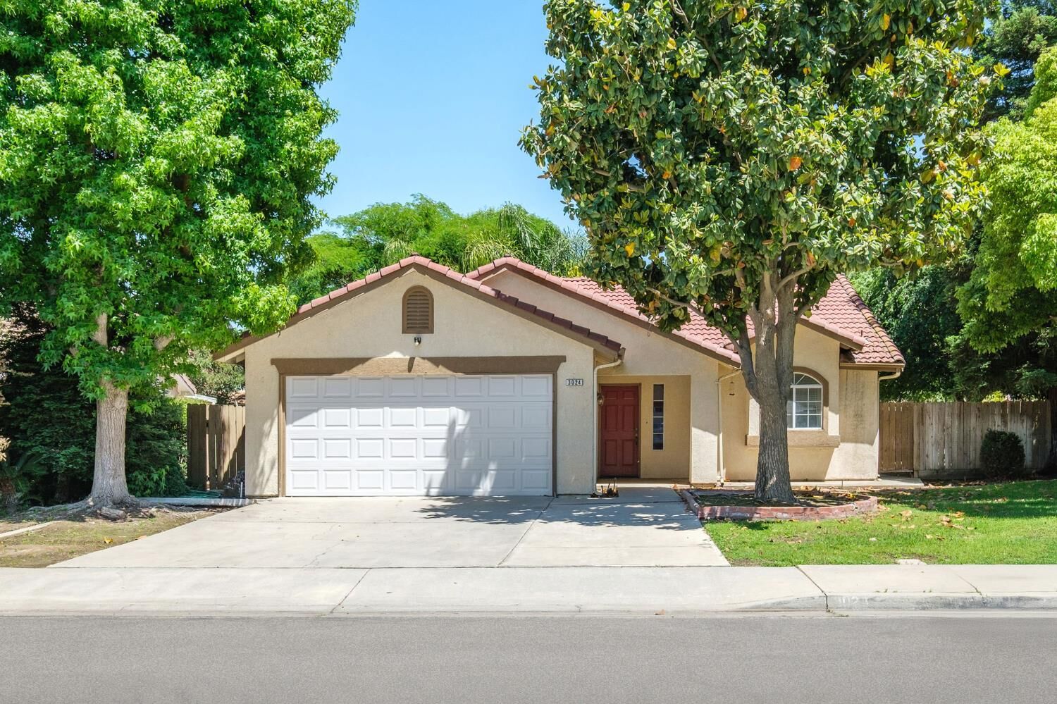 Property Photo:  3024 Love Street  CA 93662 