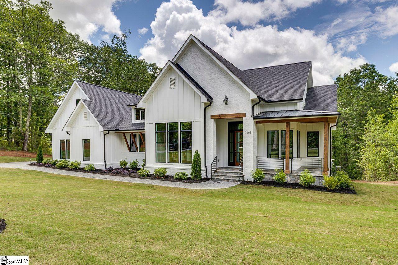 Property Photo: 205 Fairview Drive SC 29609