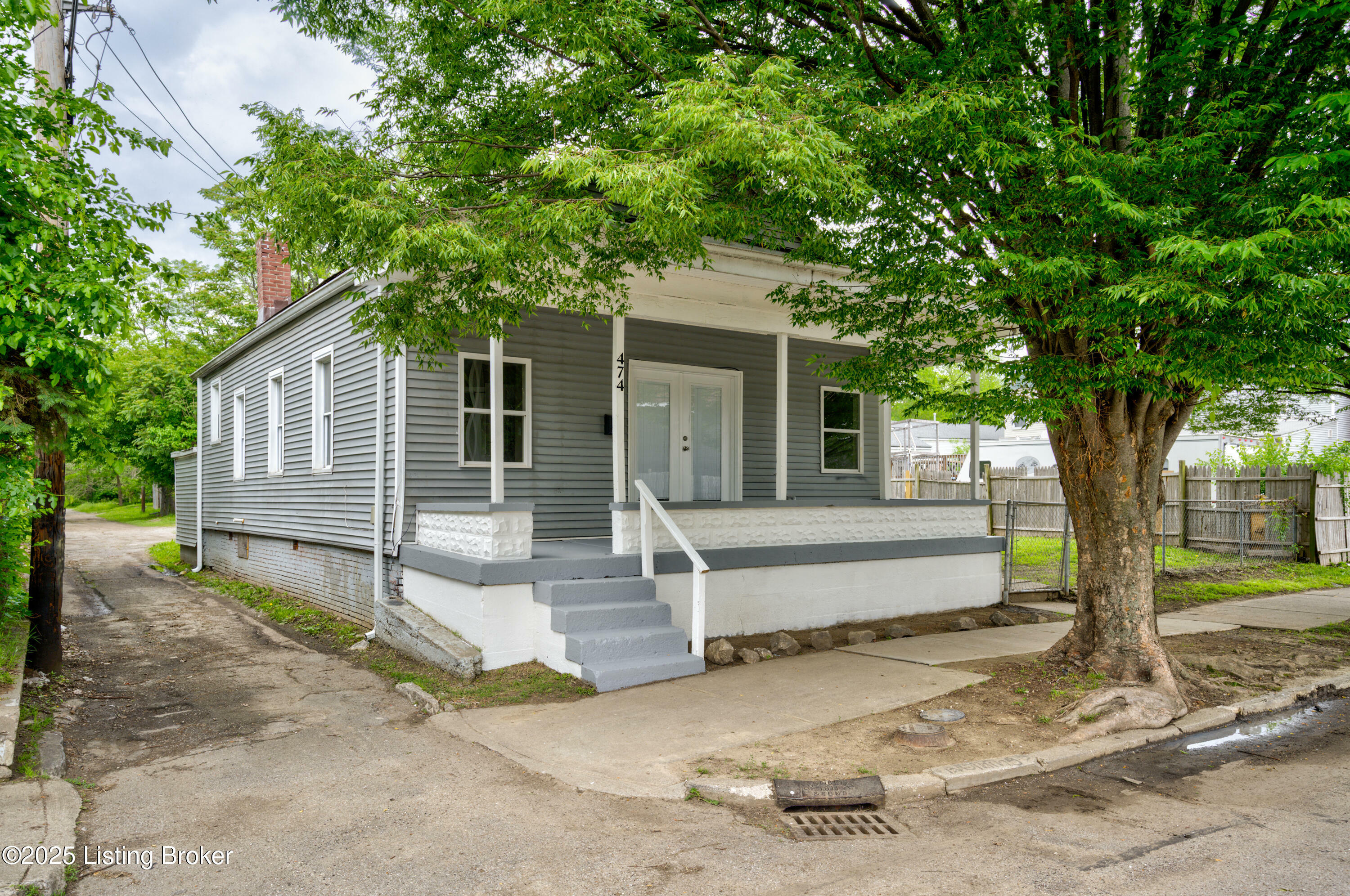Property Photo: 474 N 29th St KY 40212