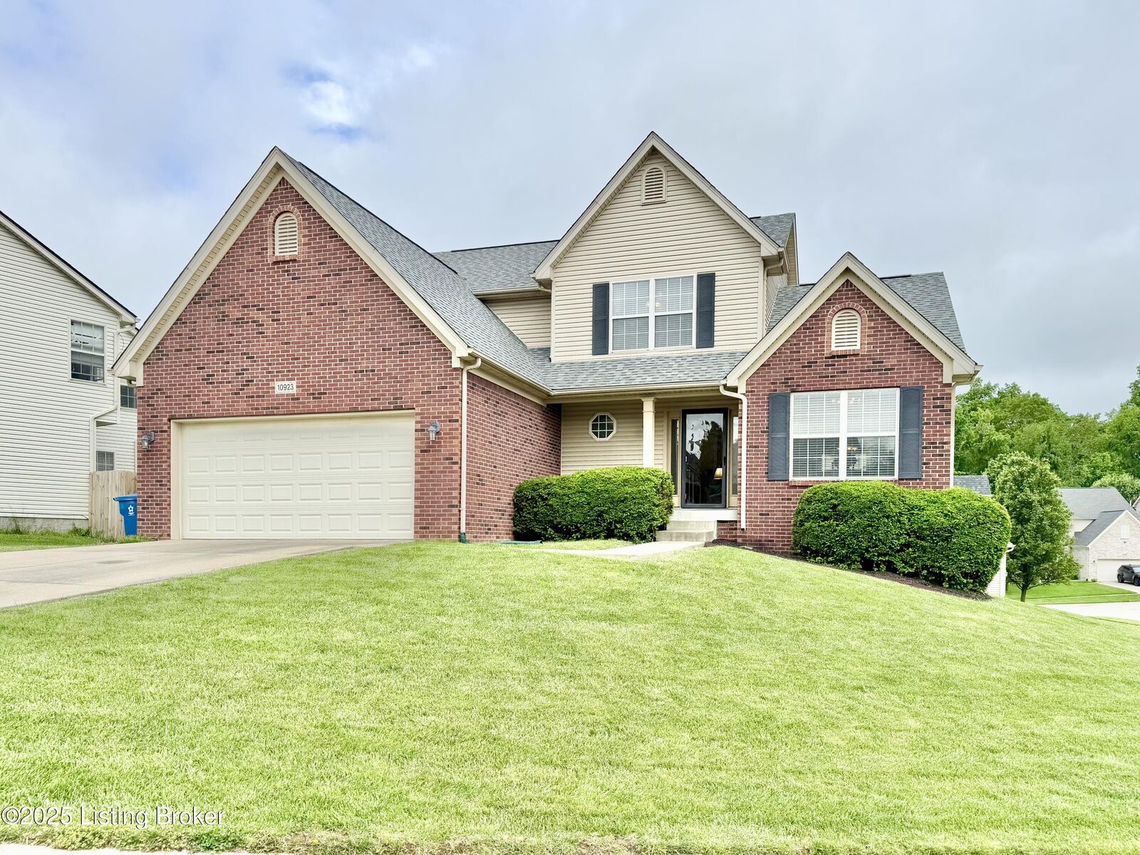 Property Photo:  10923 Collington Dr  KY 40241 