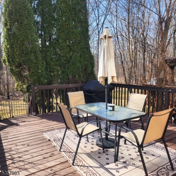 Property Photo: 8 Tudor Pl 8 NJ 07828