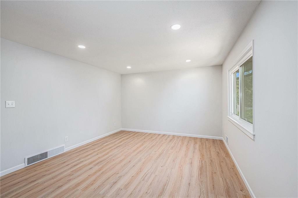 Property Photo:  1040 NW South Shore Drive  MO 64151 
