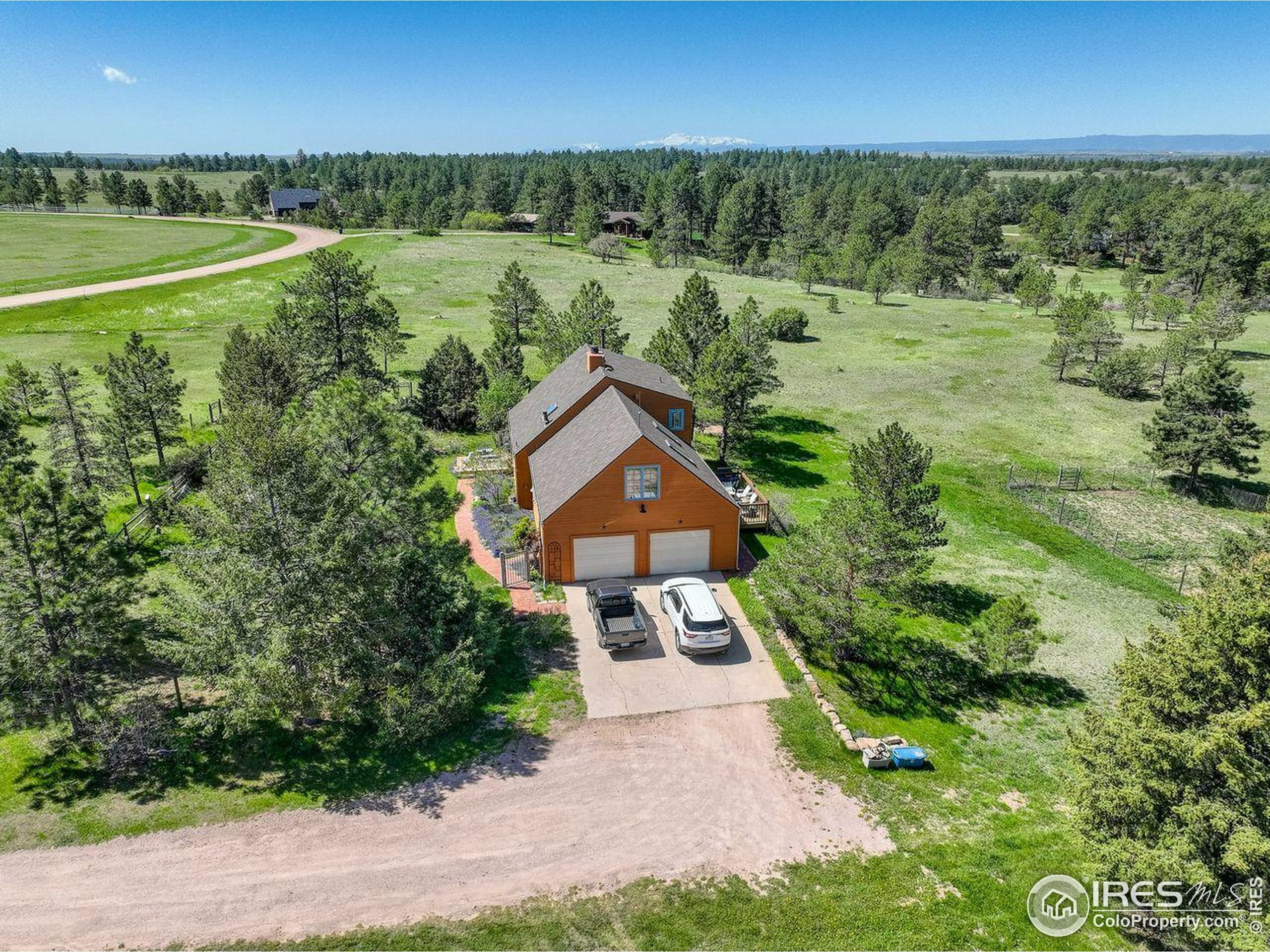 Property Photo:  2219 Meadow Green Cir  CO 80116 