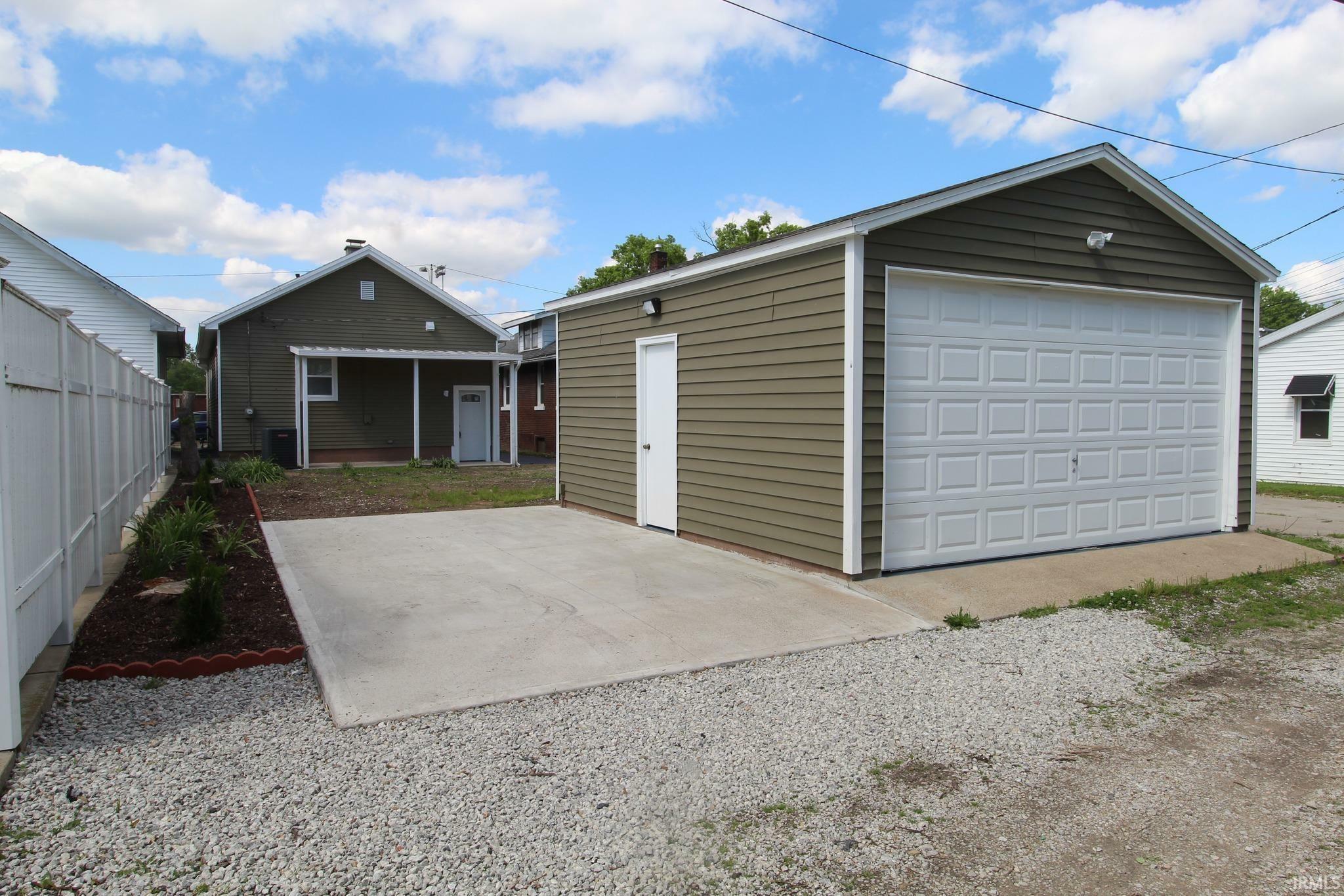 Property Photo: 1261 Washington Avenue IN 47714
