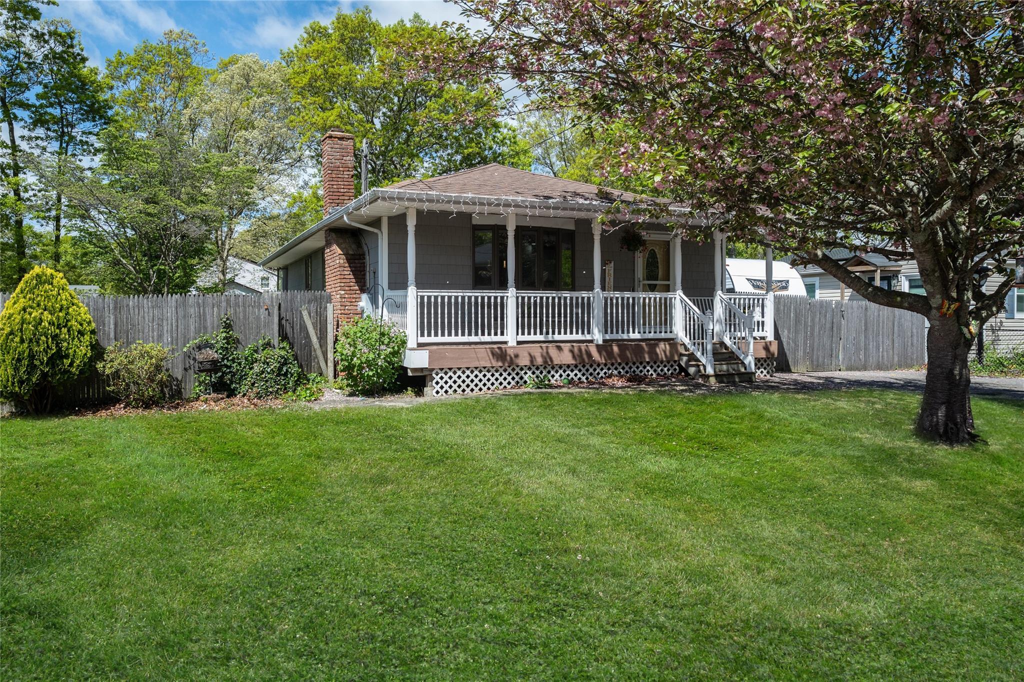 Property Photo: 32 Robinwood Street NY 11950