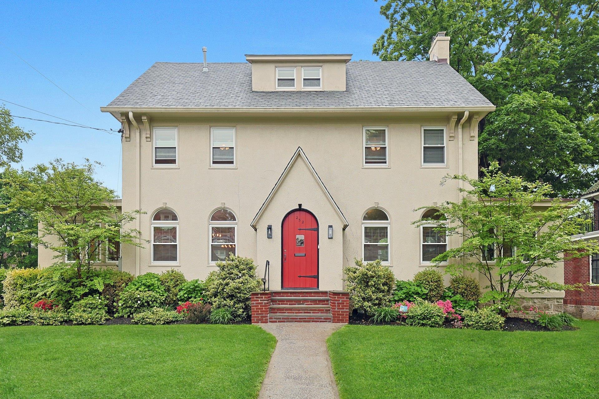 Property Photo:  232 Coligni Avenue  NY 10801 