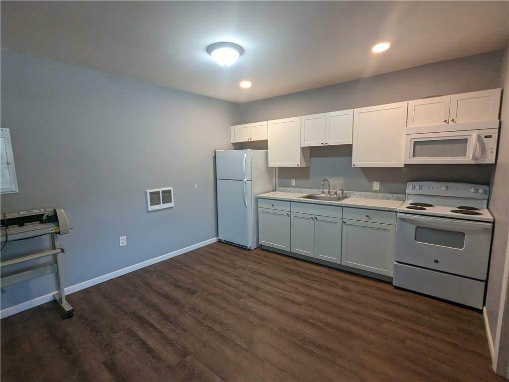Property Photo: 3144 Route 9W 400 NY 12553