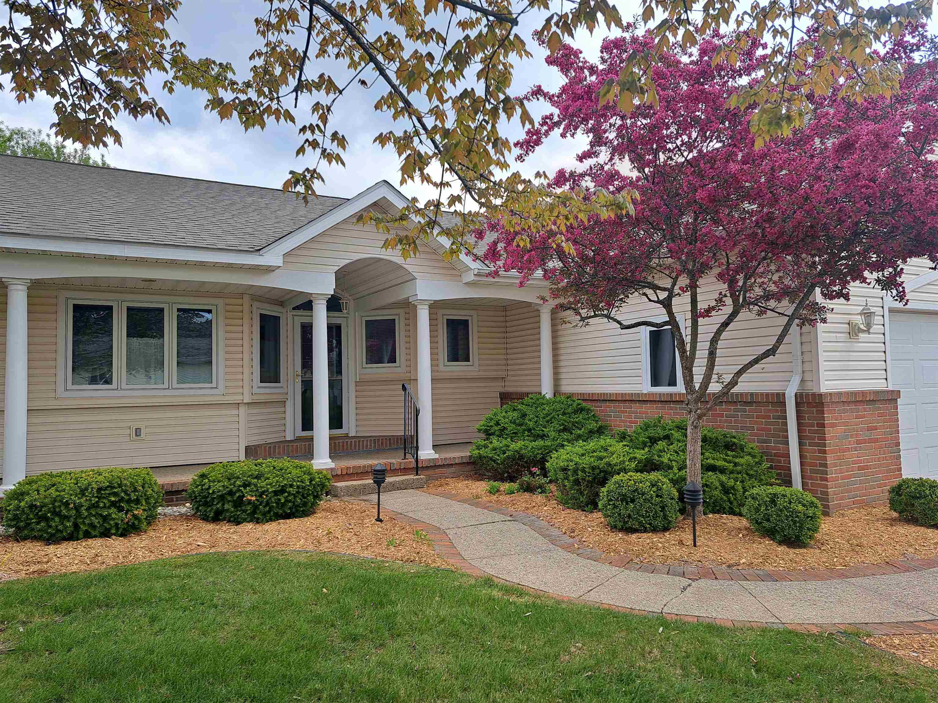 205 Morning Meadows Way  Midland MI 48642 photo