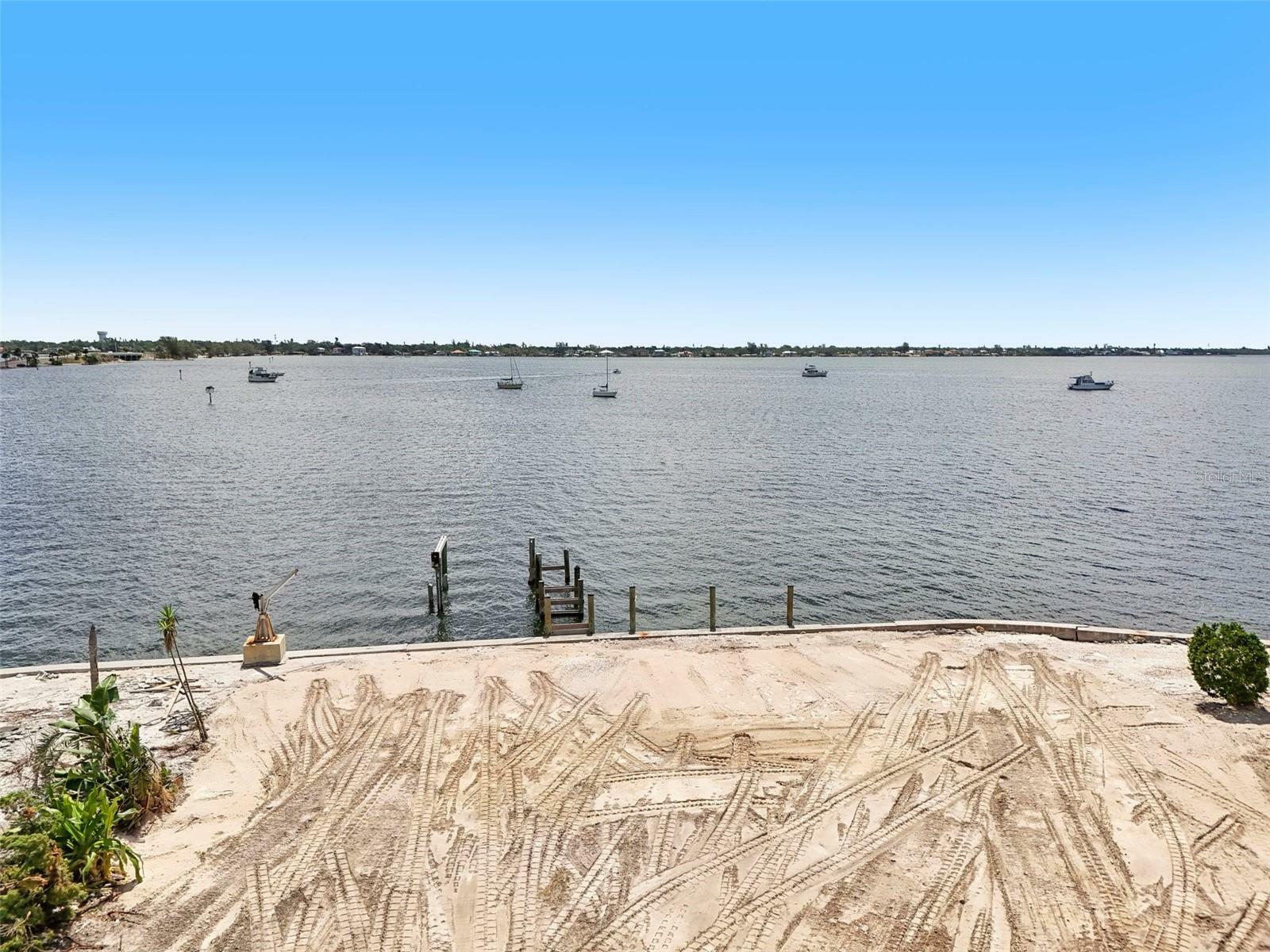 Property Photo: 9900 Sandpiper Road E FL 34209