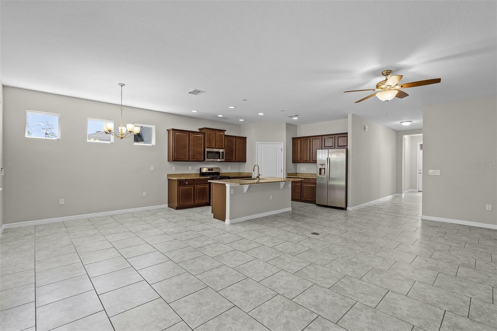 Property Photo: 405 E Freesia Court FL 32724