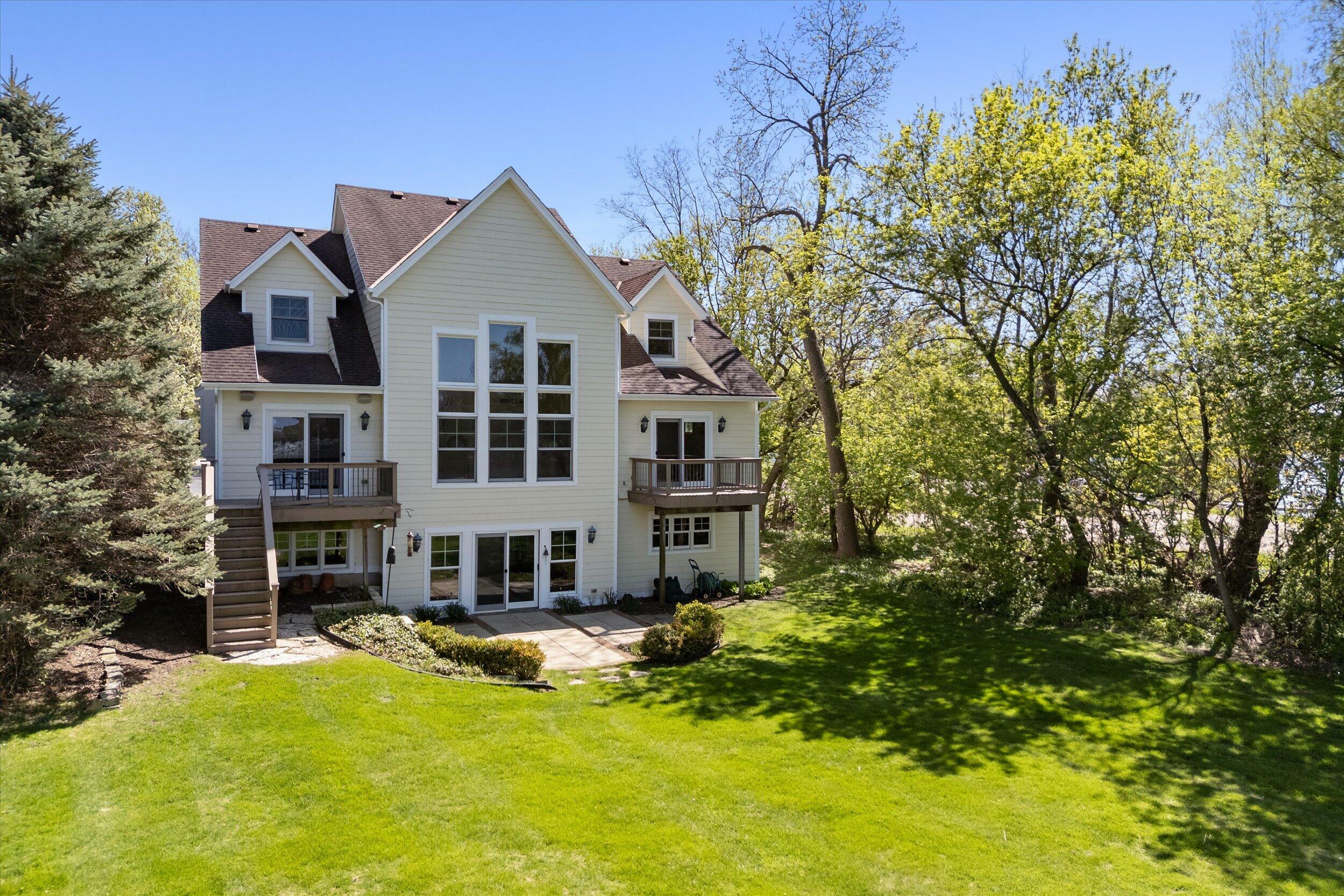 923 Lake Dr  Delafield WI 53018 photo