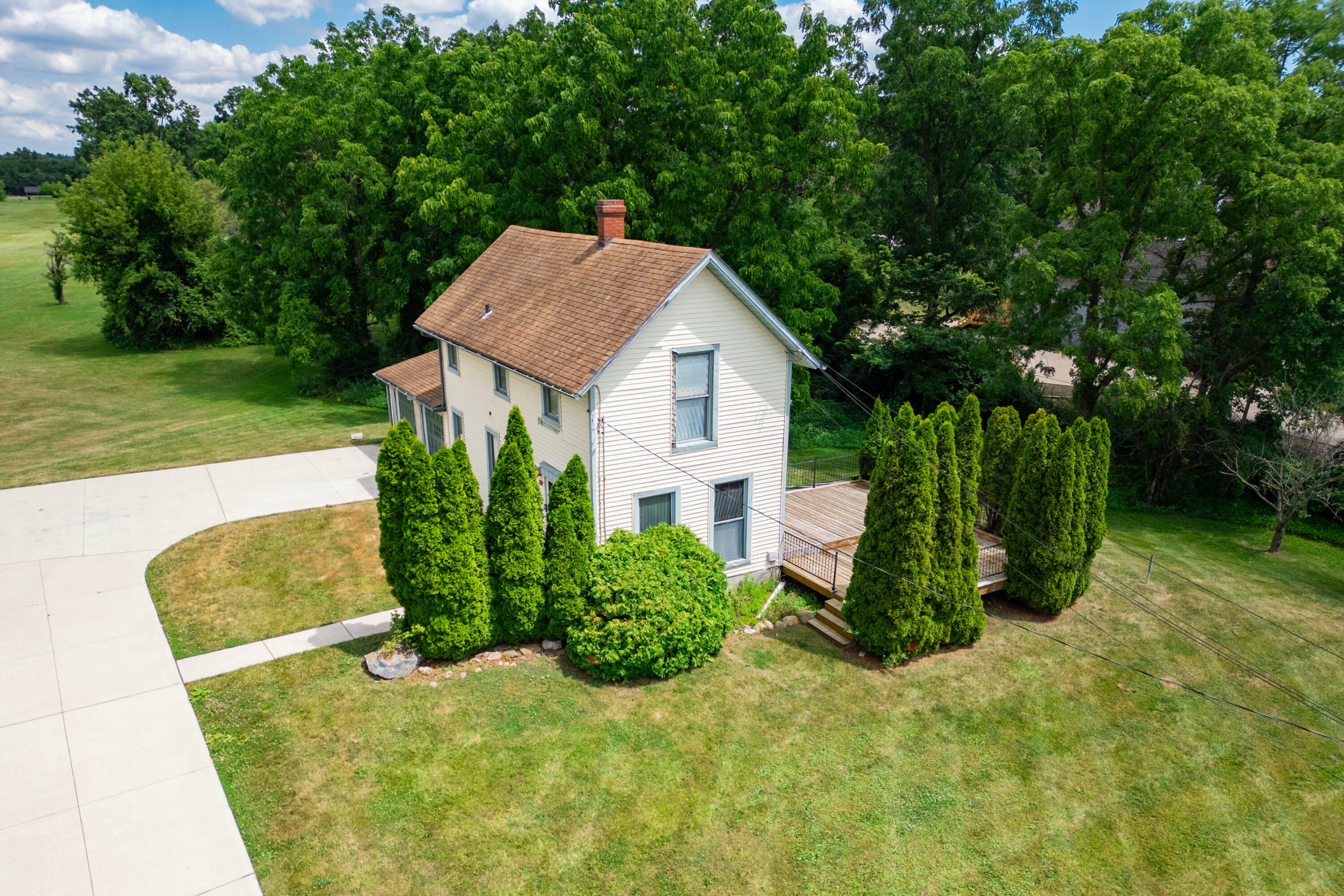 Property Photo: 25653 W River Road MI 48138