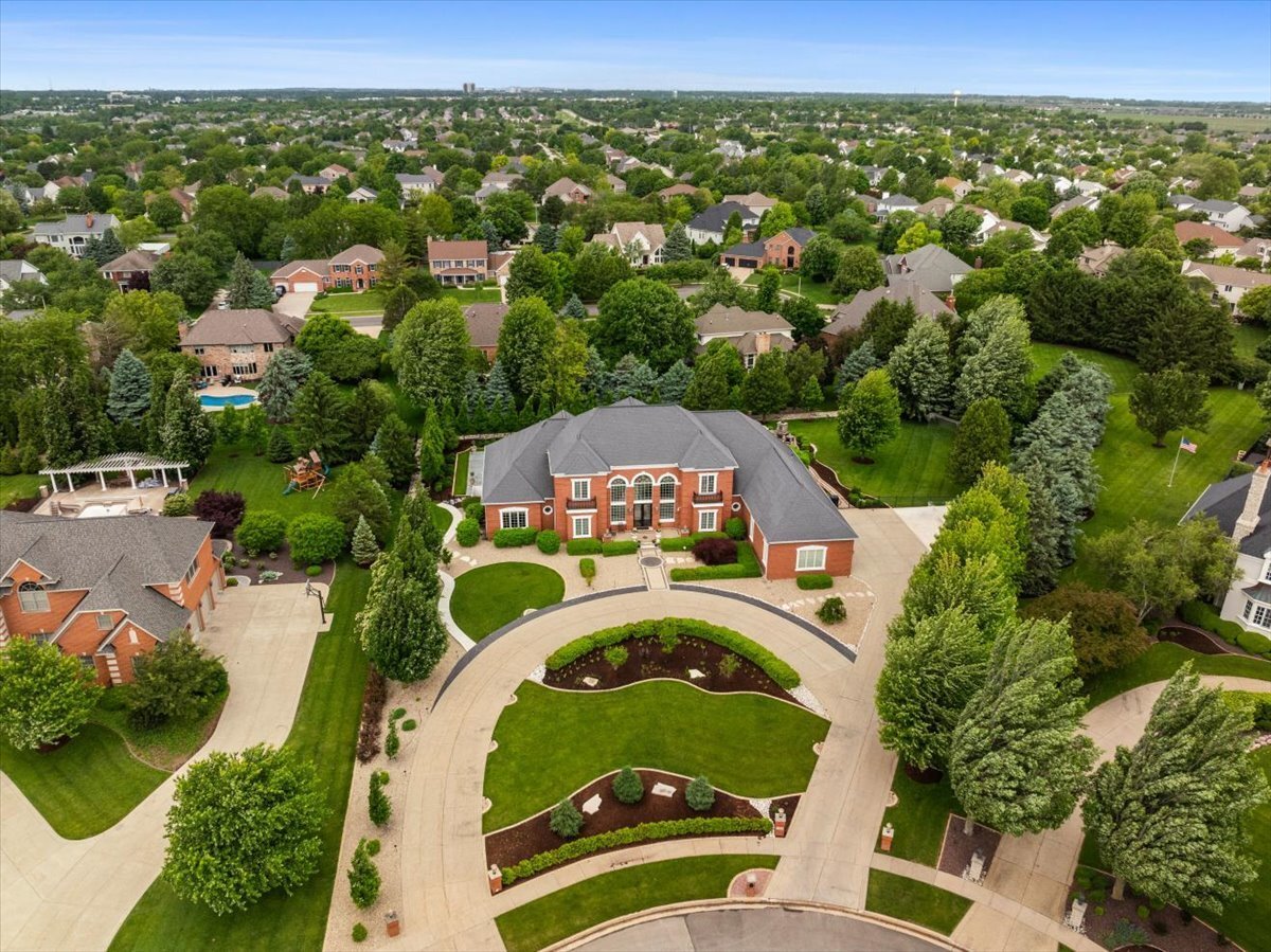 Property Photo: 12 Worthington Court IL 61704