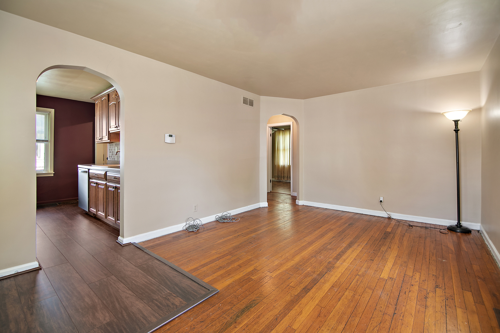 Property Photo: 566 N 10th Avenue IL 60901