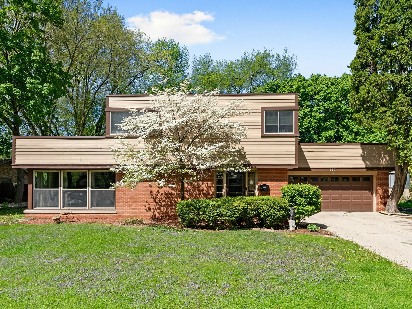 225 S Gladstone Avenue  Aurora IL 60506 photo