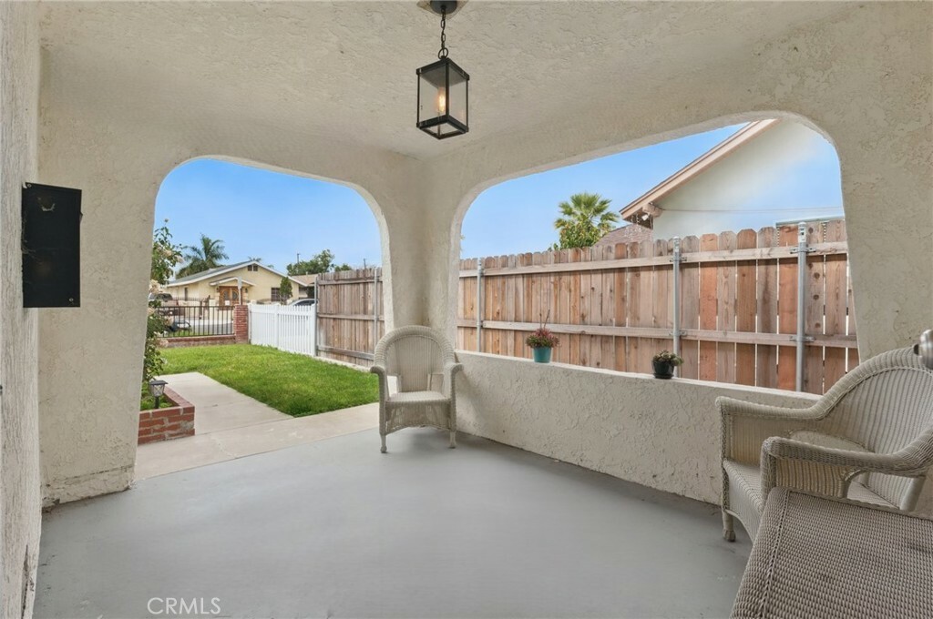 Property Photo:  161 W Market Street  CA 90805 
