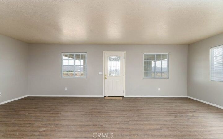 Property Photo: 16038 Dale Evans Pkwy CA 92307