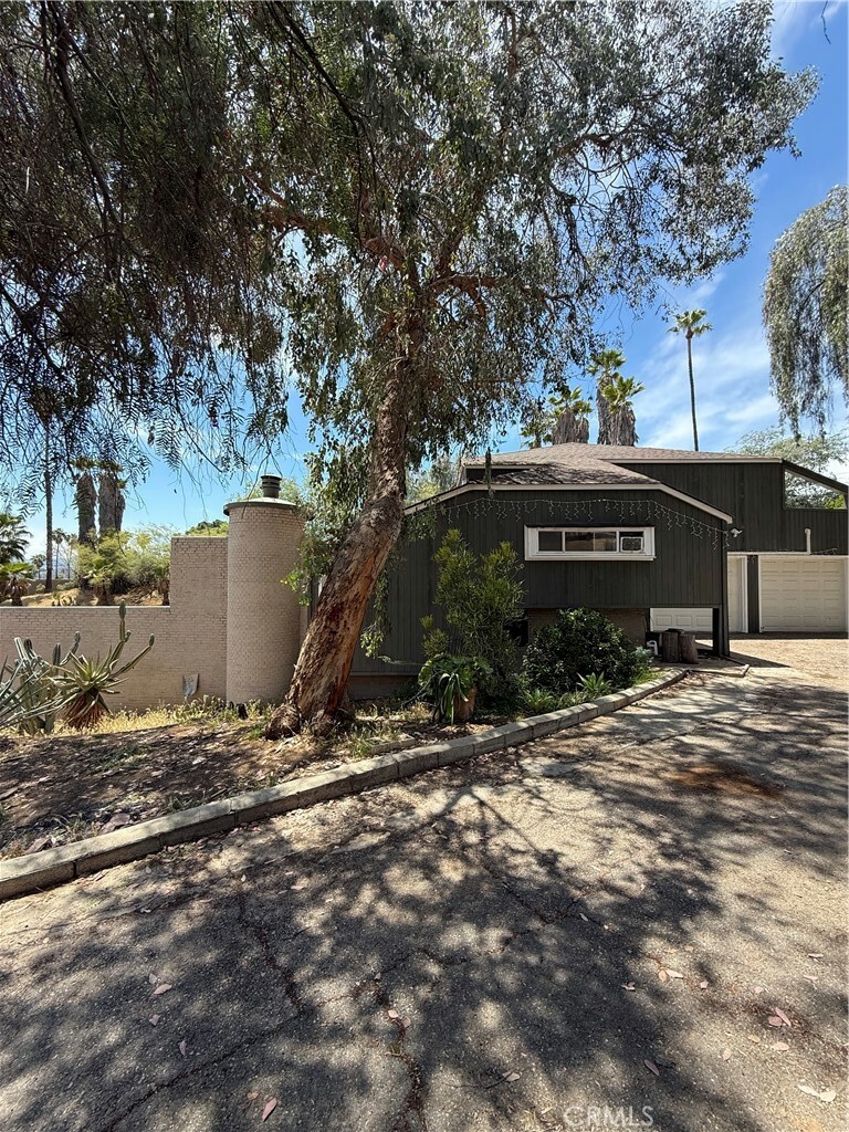 2390 Prenda Avenue  Riverside CA 92504 photo