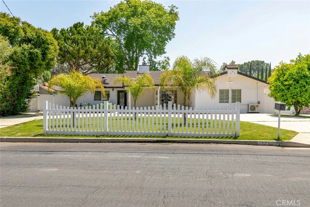 Property Photo:  17648 Raymer Street  CA 91325 