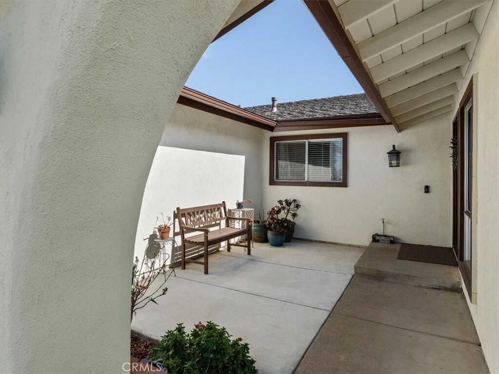 Property Photo:  650 Dale Way  CA 93455 