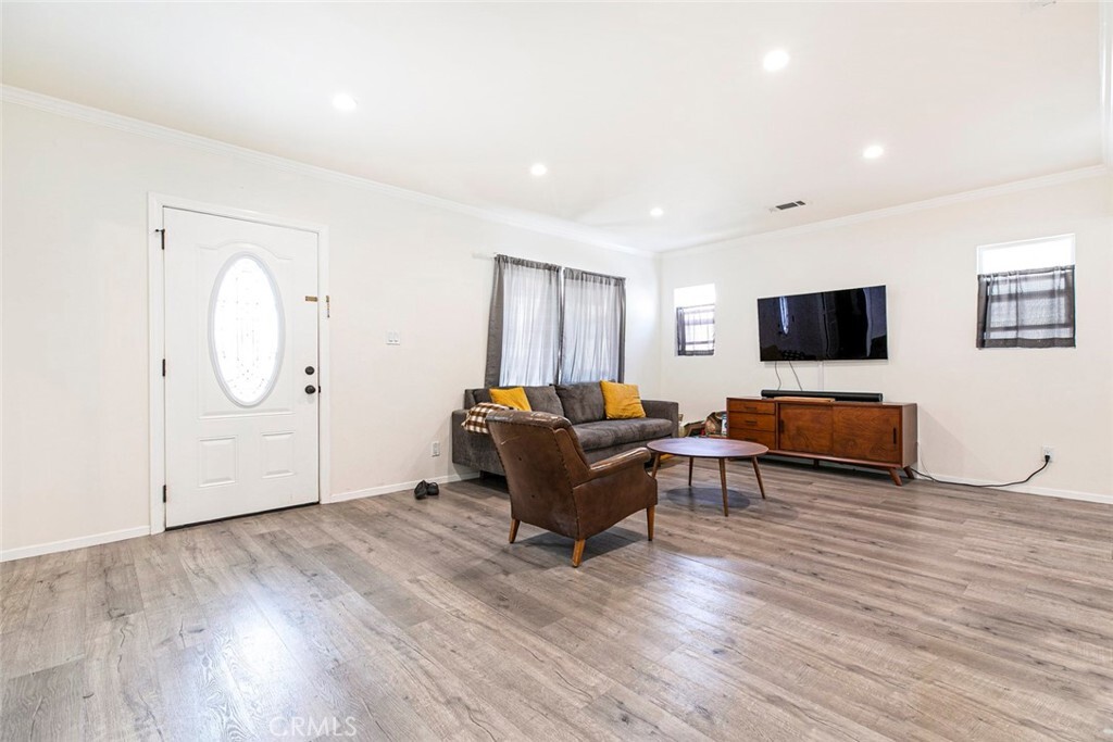 Property Photo: 347 W Dryden Street CA 91202