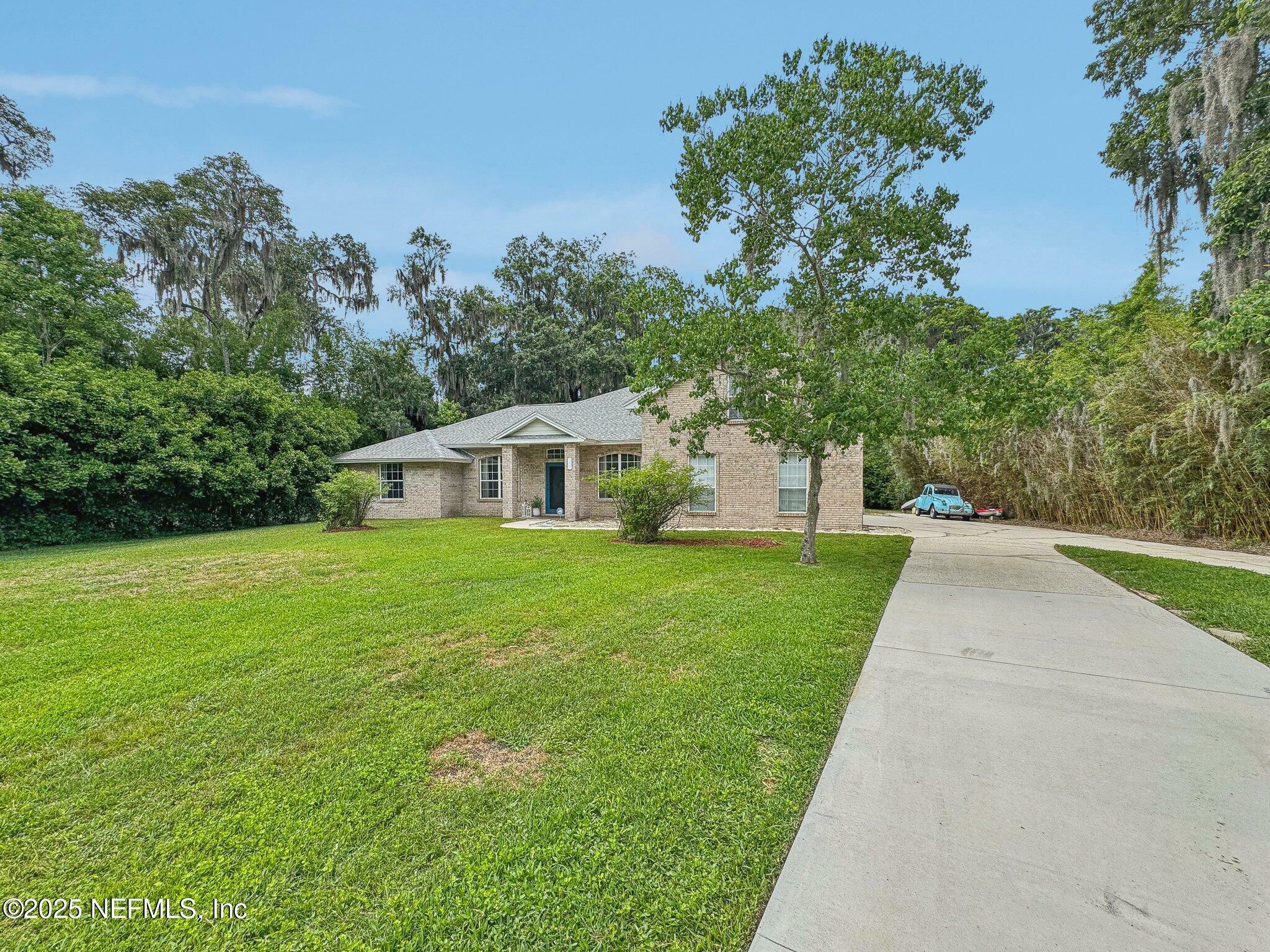 Property Photo: 1780 Southlake Drive FL 32068