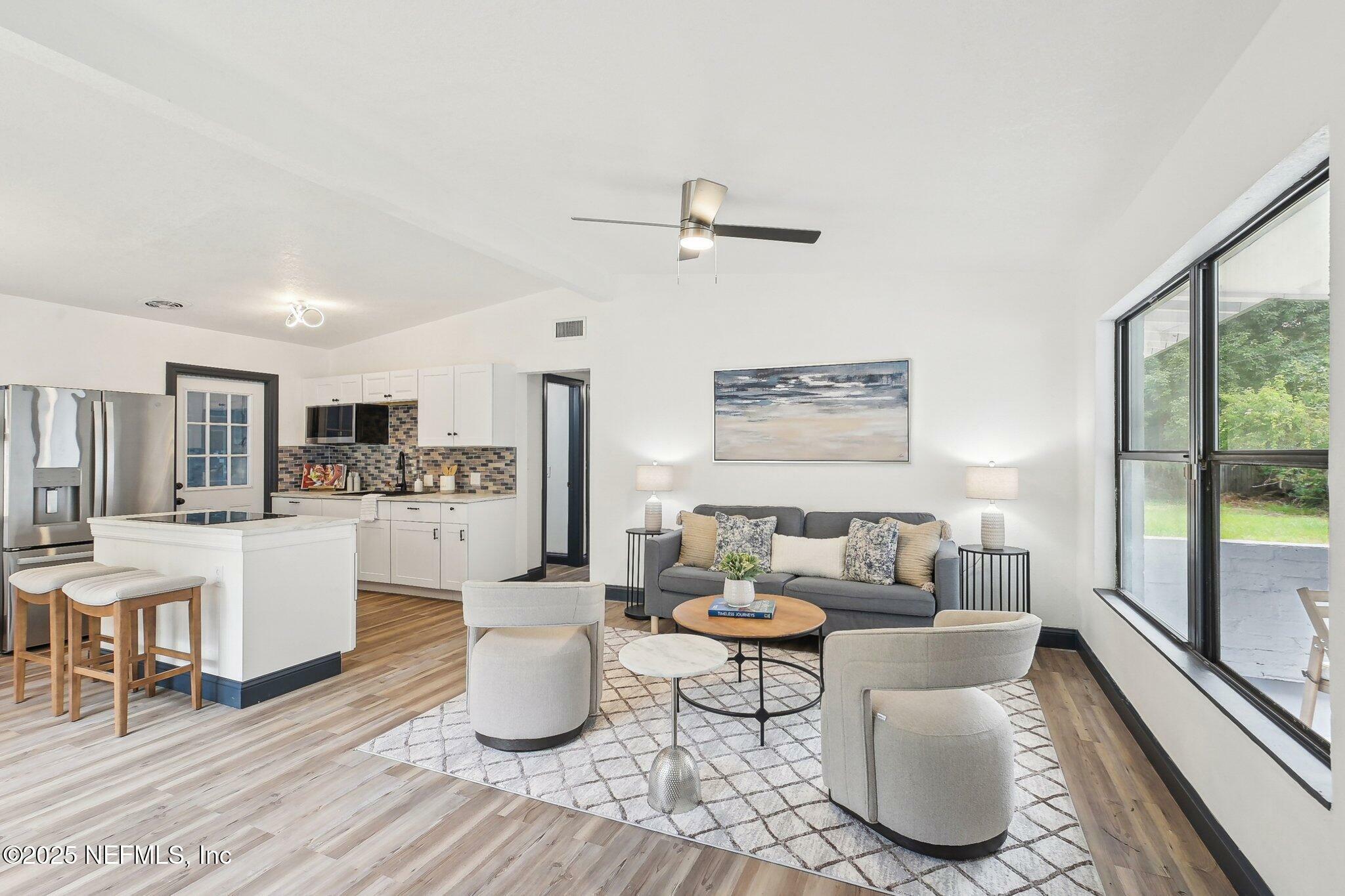 Property Photo: 5444 Keystone Drive S FL 32207