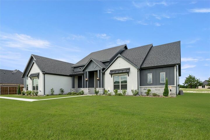 Property Photo: 4641 Bonanza Drive TX 76065