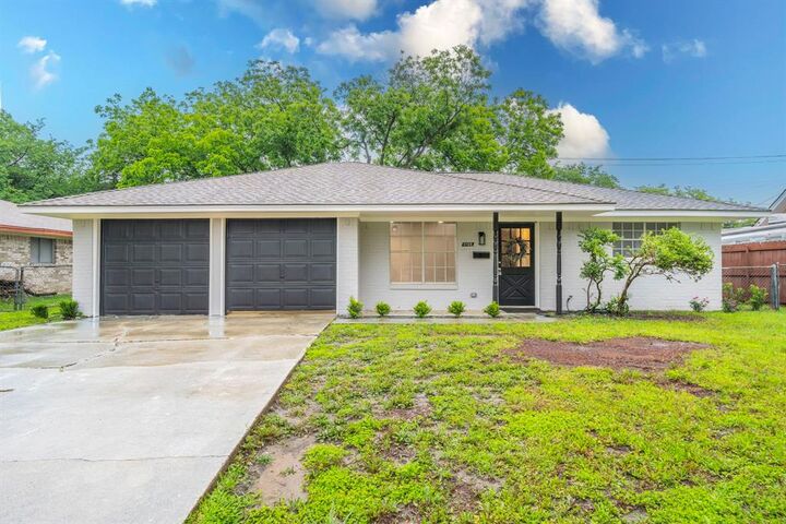 Property Photo:  1725 Camara Court  TX 75051 