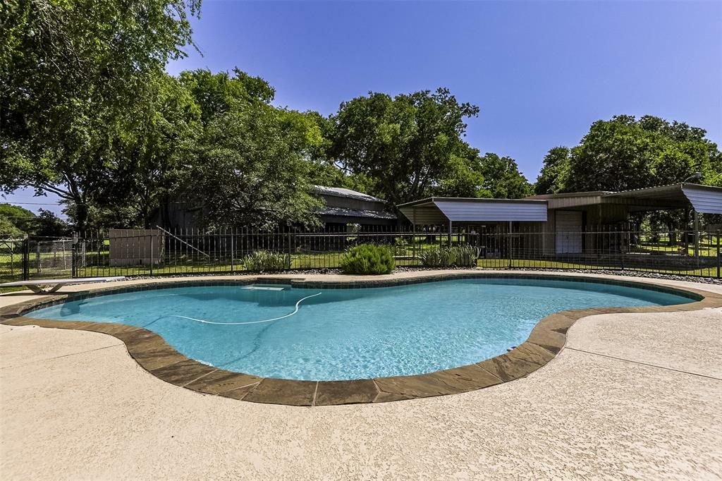 Property Photo: 215 Willow Creek Lane TX 75154