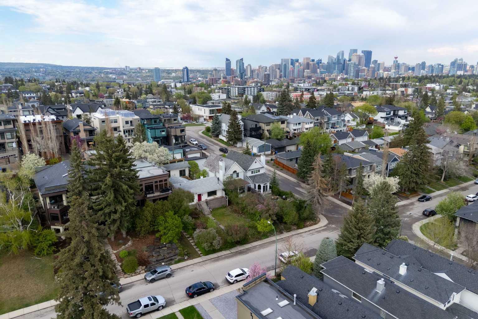 Property Photo: 2006 30 Avenue SW AB T2T 1R2