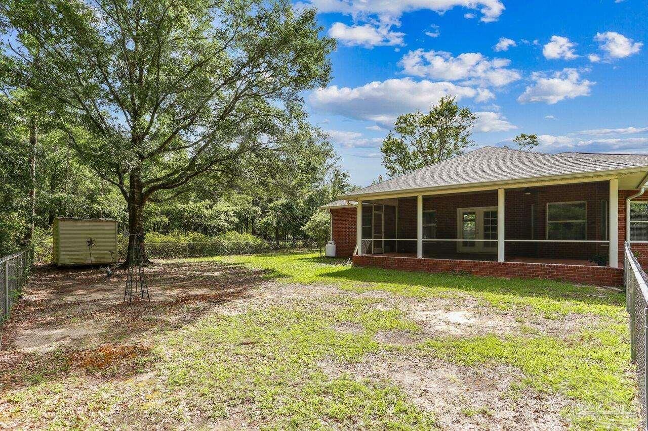 Property Photo:  3640 Schifko Rd  FL 32533 